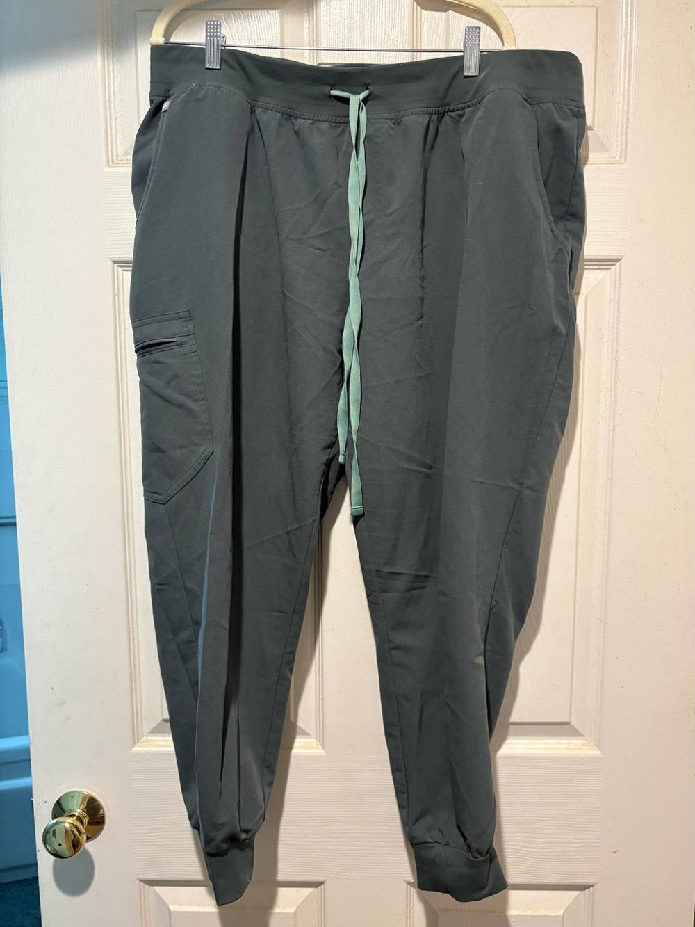 4 pairs of 3x Women’s FIGS Jogger Scrubs